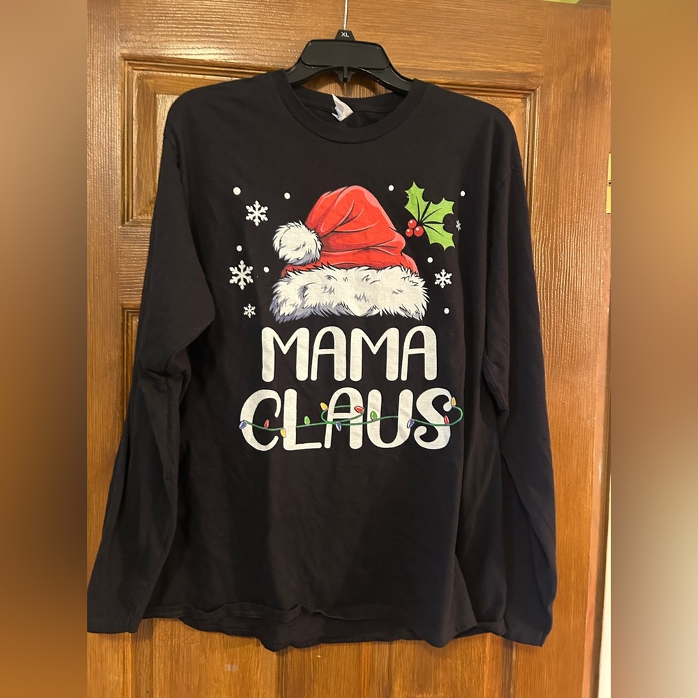 Black 'Mama Claus' tshirt Shirt
